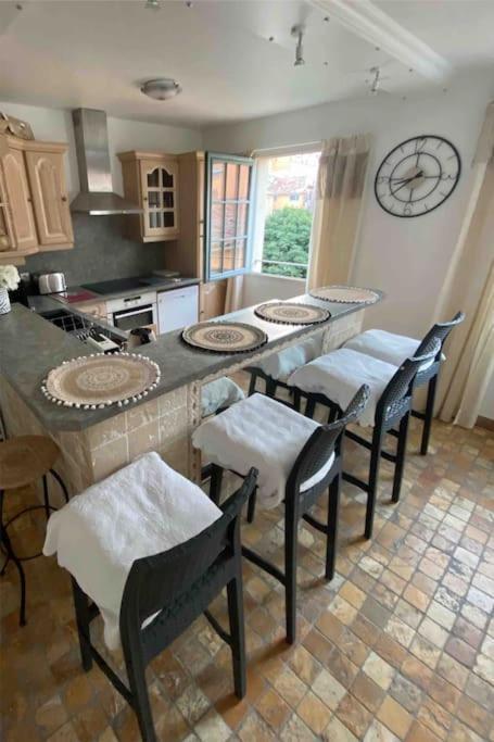 Grasse : Centre Ville Superbe Appartement 2 Chambres ภายนอก รูปภาพ